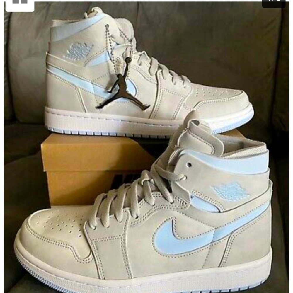 Women’s Air Jordan 1 Zoom CMFT CT0979 004 Grey Fog Women’s Size US 8.5